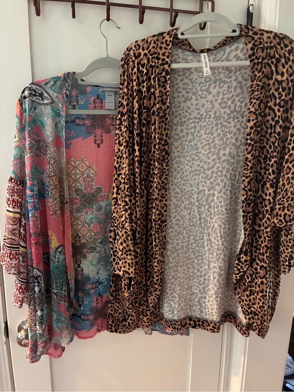 1X Woman Leopard Print Kimono Cardigan and 1X Floral Kimono cardigan